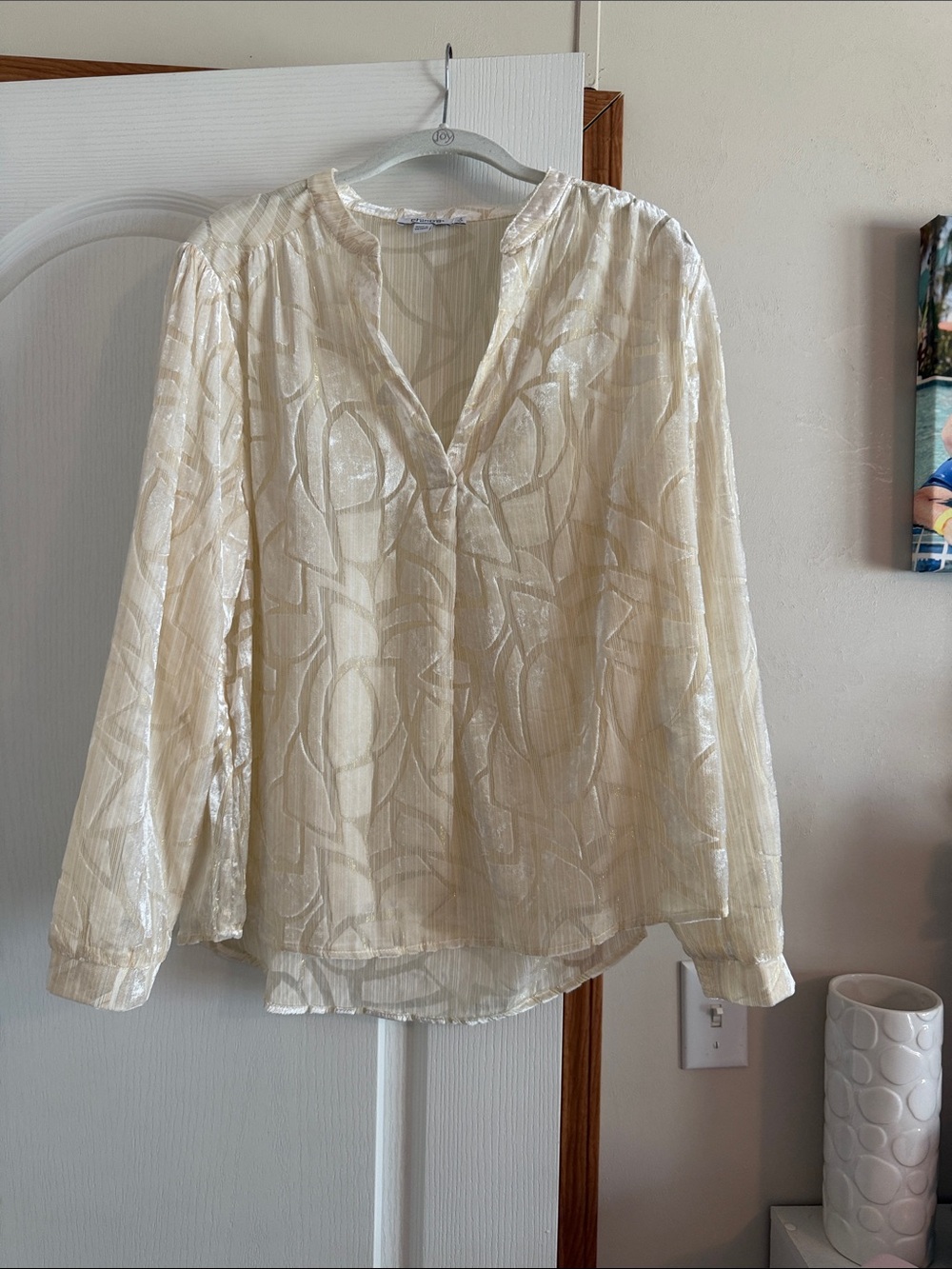 Chico's Cream Textured V-Neck Long-Sleeve Blouse